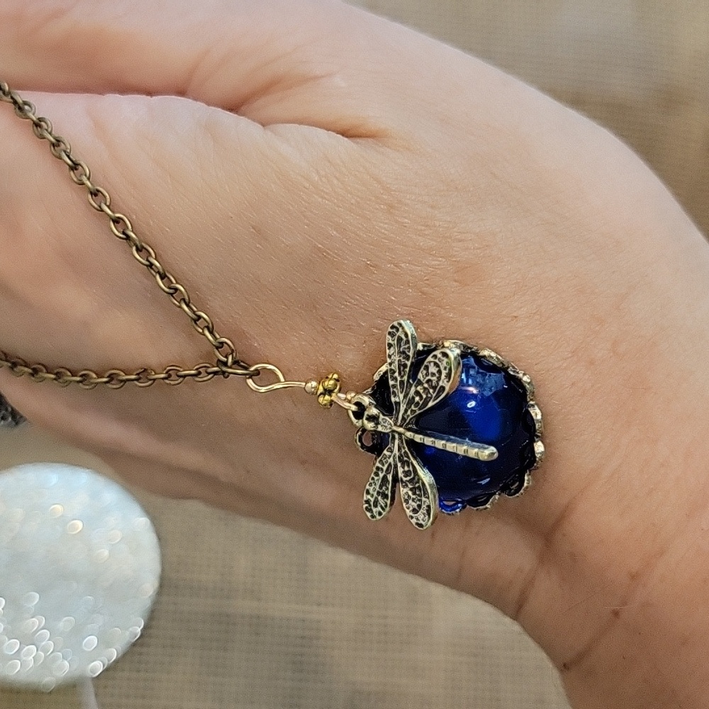 DRAGONFLY CHARM NECKLACE